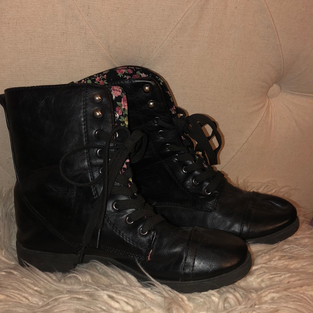 Combat Boots size 8